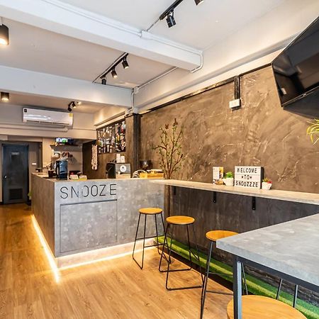 بانكوك Snoozzze Hostel ใกล้รถไฟฟ้า ย่านบางรัก (Adults Only) المظهر الخارجي الصورة