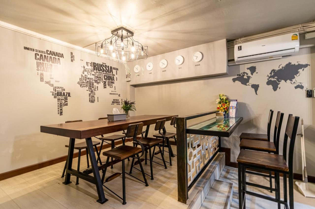 بانكوك Snoozzze Hostel ใกล้รถไฟฟ้า ย่านบางรัก (Adults Only) المظهر الخارجي الصورة