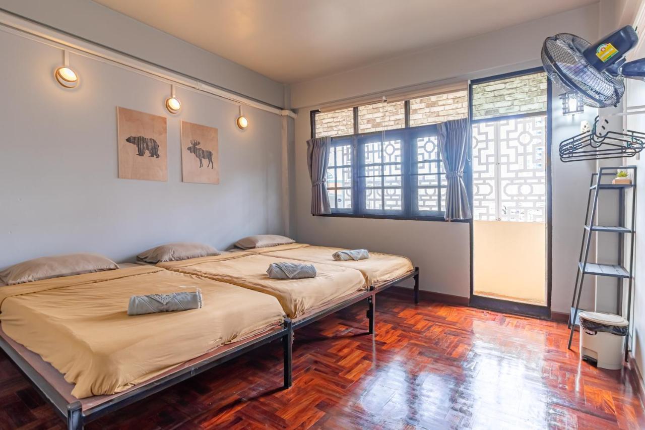 بانكوك Snoozzze Hostel ใกล้รถไฟฟ้า ย่านบางรัก (Adults Only) المظهر الخارجي الصورة