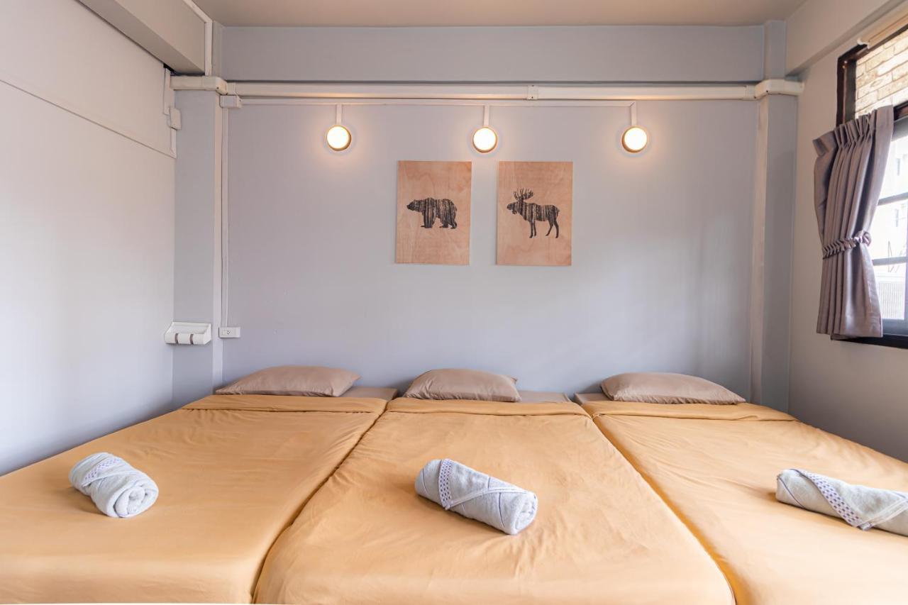بانكوك Snoozzze Hostel ใกล้รถไฟฟ้า ย่านบางรัก (Adults Only) المظهر الخارجي الصورة