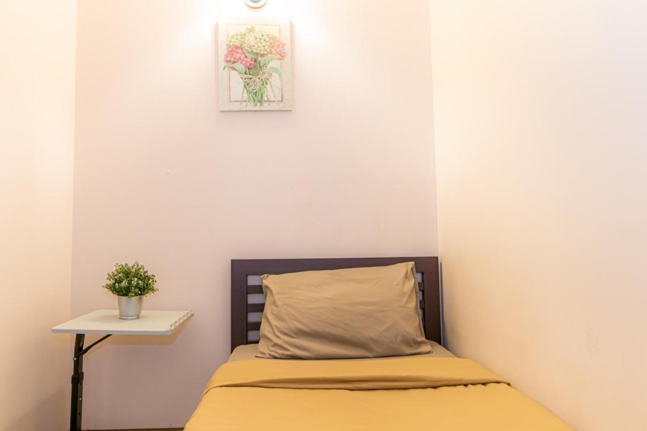 بانكوك Snoozzze Hostel ใกล้รถไฟฟ้า ย่านบางรัก (Adults Only) المظهر الخارجي الصورة