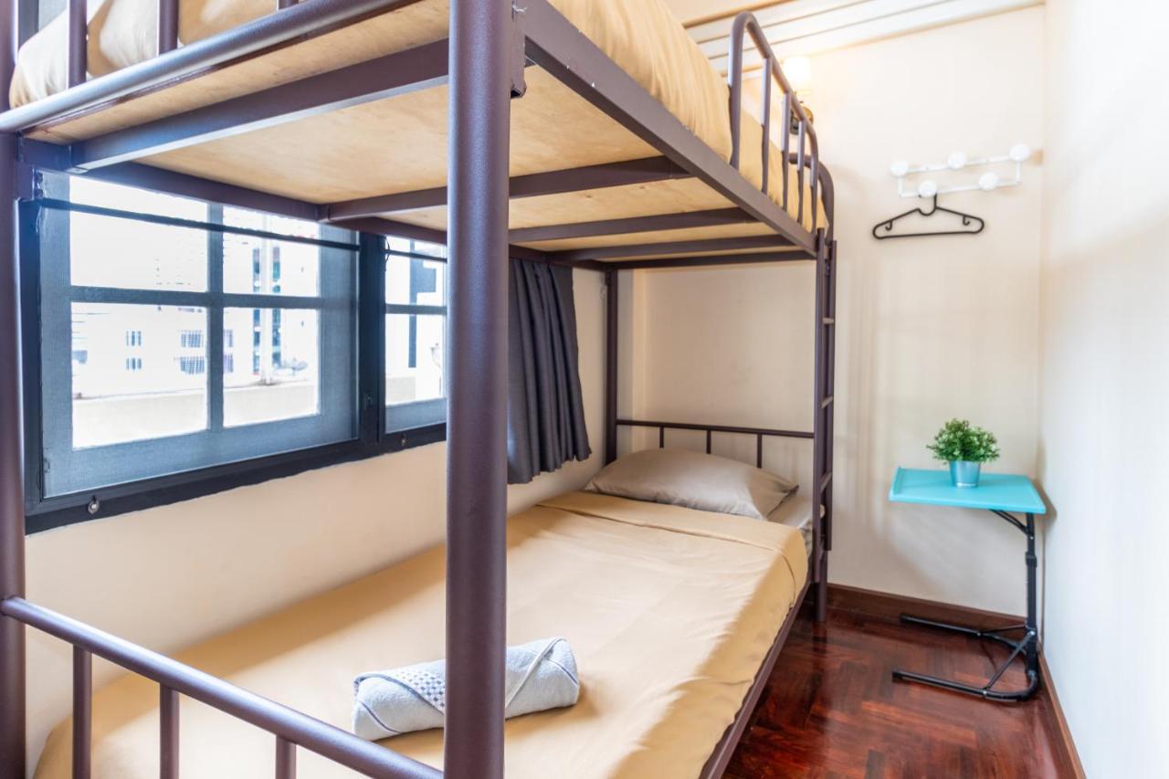 بانكوك Snoozzze Hostel ใกล้รถไฟฟ้า ย่านบางรัก (Adults Only) المظهر الخارجي الصورة